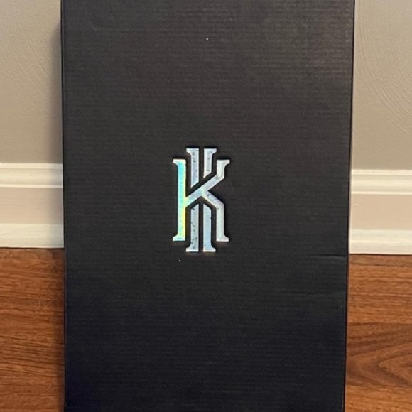 RARE! Nike Kyrie Flytrap IV (4) Basketball Shoes in hard to find Men\'s 6.5 Size main image 6